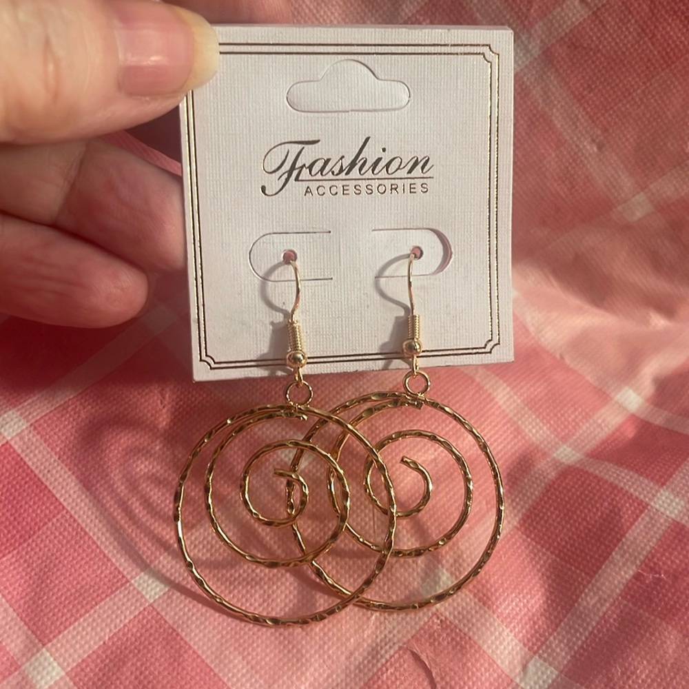 🎈SALE🎈🌸#69.SPIRAL DROP EARRINGS 🌸